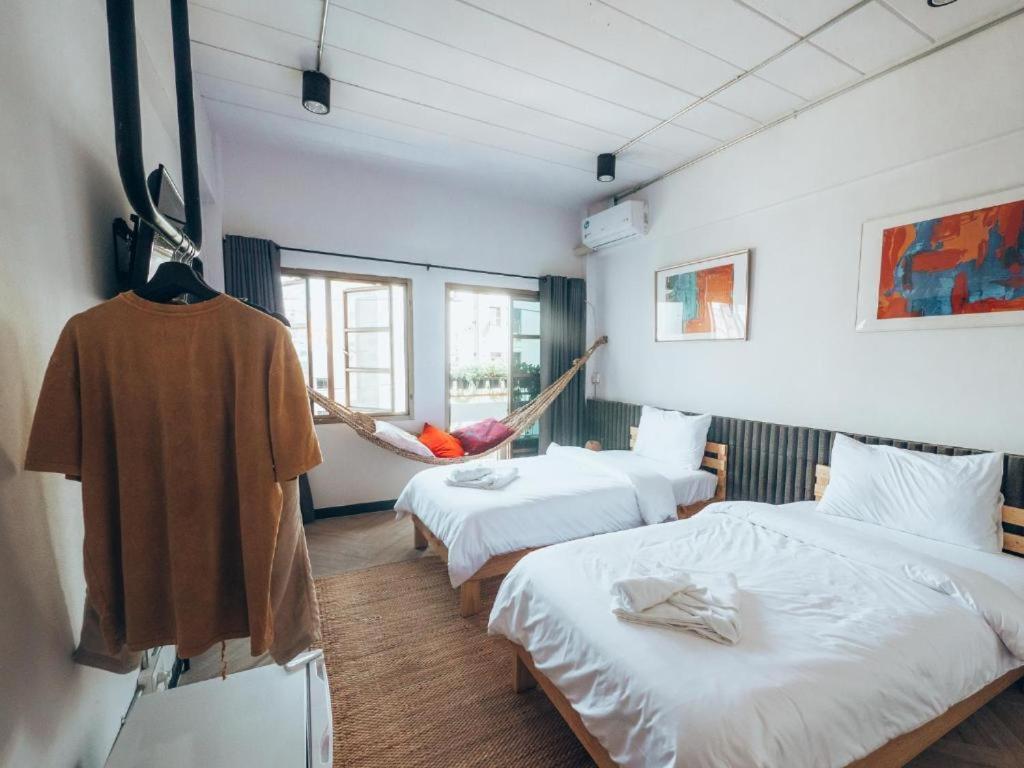 Haus Sathorn 11 Residence Бангкок Экстерьер фото